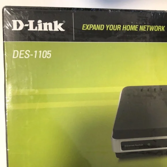NIB D-Link 5-port 10/100 desktop switch DES-1105 - Picture 3 of 11